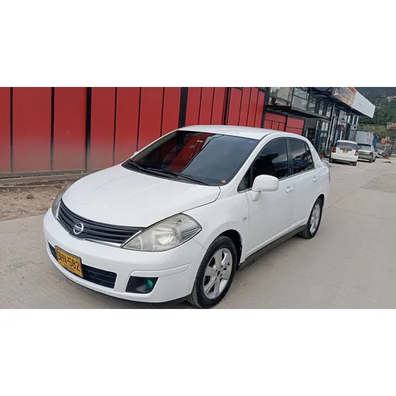 Nissan Tiida 1.8 Premium 4 P