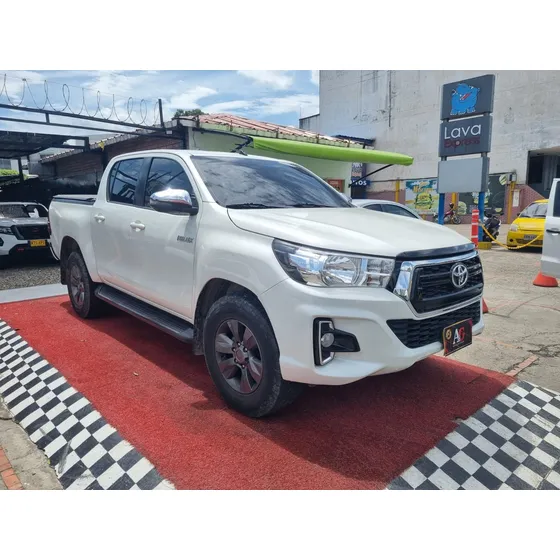 Toyota Hilux Srv 2.8 Diésel At