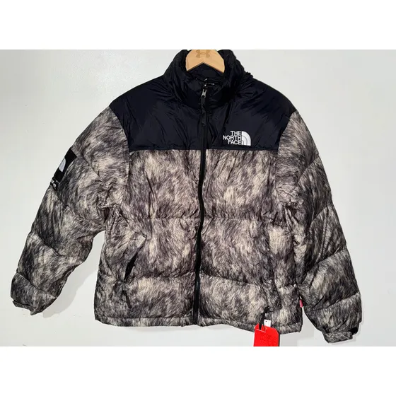 The North Face Nuptse Supreme Hombre