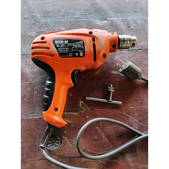 Taladro Eléctrico Con Percutor Black Y Decker.