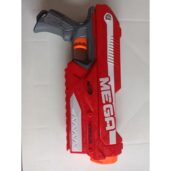 Pistola Nerf Mega Magnus Más Dos Dardos 