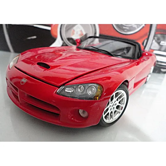 Dodge Viper Srt-10 2005 1/18 Burago Gold Collezione Nuevo