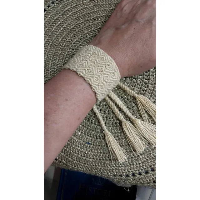 Brazaletes Tejidos Unicolor En Macramé Estilo Wayuu