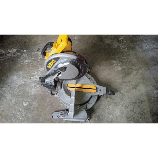 Sierra Ingletadora Dewalt De 12 Pulgadas, 15 Amperios, Bisel