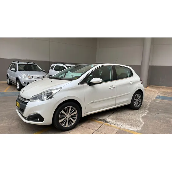 Peugeot 208 Griffe At