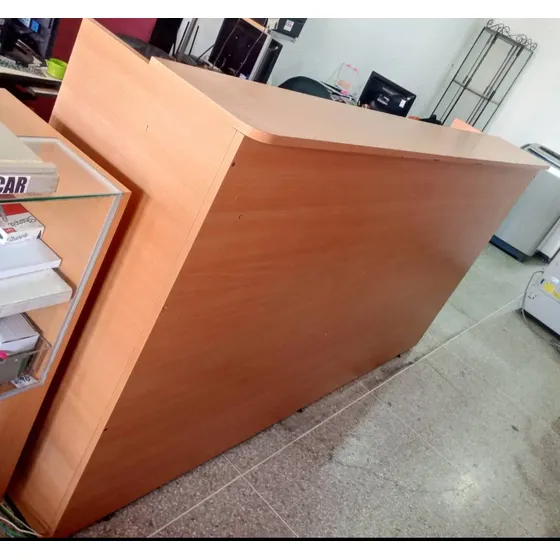 Mueble Recepción Formica  Medidas 2,40 Largo Alto 1,20 55 Pr
