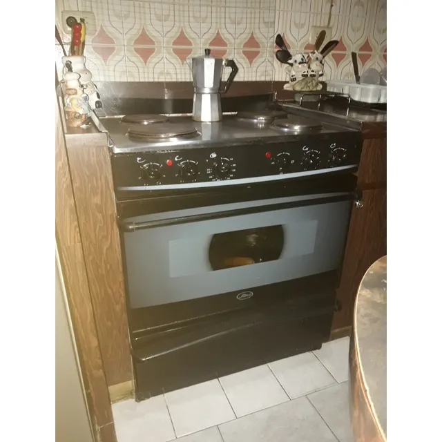 Cocina Eléctrica 220v Marca Sueco 30  Buen Estado