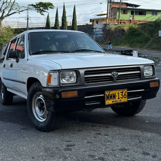 Toyota Hilux 1998 2.4l 117 Hp 4x2