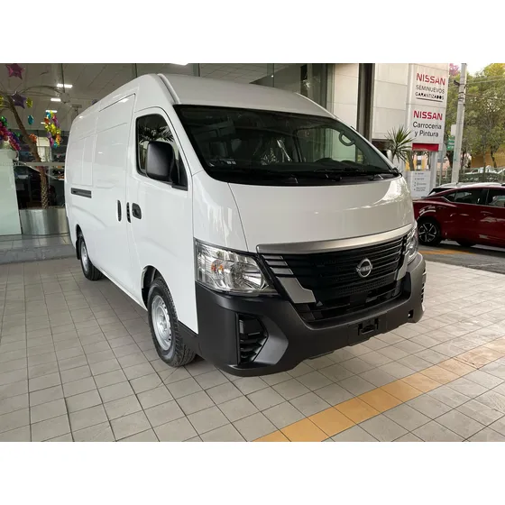 Nissan Urvan 2.5 Panel Amplia Aa Mt