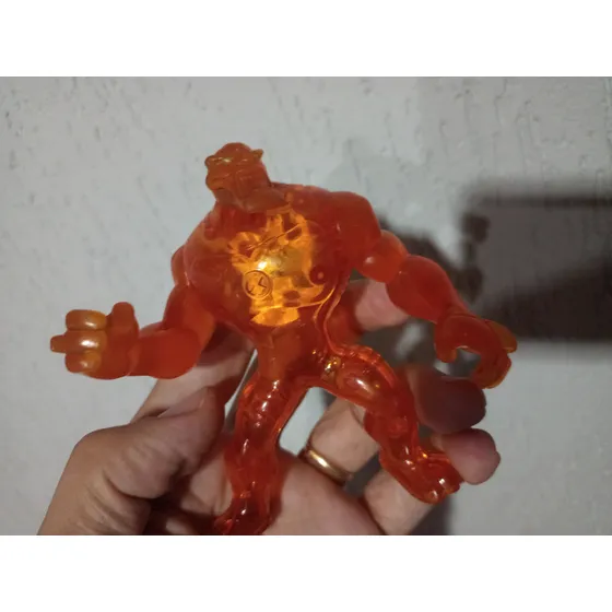 2 Bonecos Ben 10 Ultra T E Rath Usados Na Condição