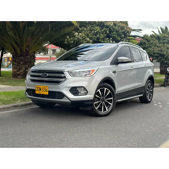 Ford Escape 2.0 Titanium 245 Hp