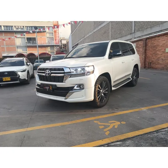 Toyota Land Cruiser 200