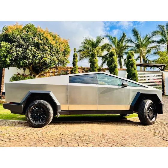 Tesla Cybertruck Foundation Series 4x4 Long Range Awd