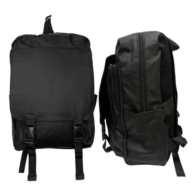 Mochila Forrada Impermeable Negra Con Solapa 42x39x15cm
