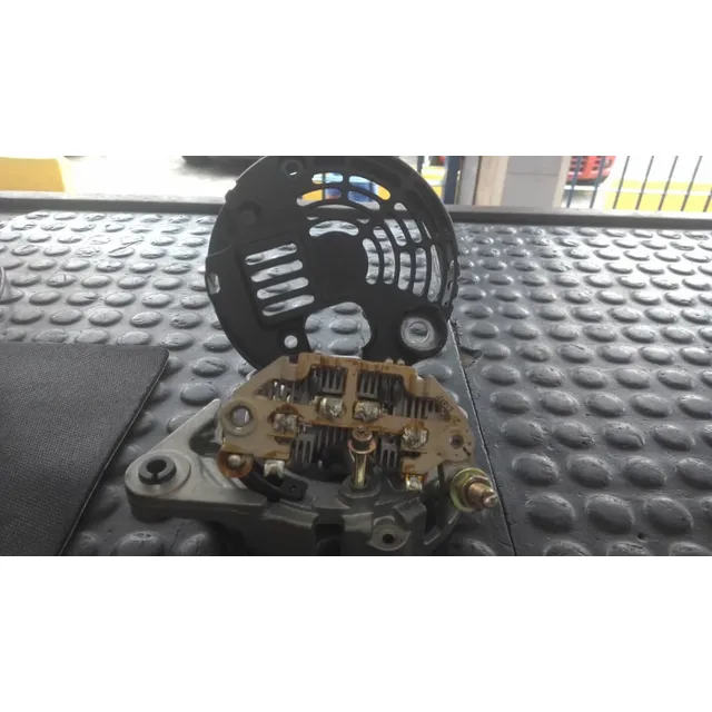 Tap Alternador Trasero Hyundai Con Diodera Y Protector Valeo