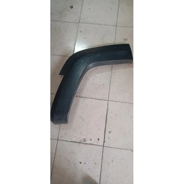 Moldura Guardafango Trasero Derecho Cherokee Kk