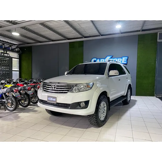 Toyota Fortuner .