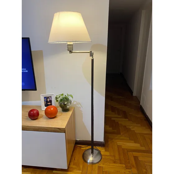 Lámpara De Pie Movible Comedor Esquinero Moderna Living Luz