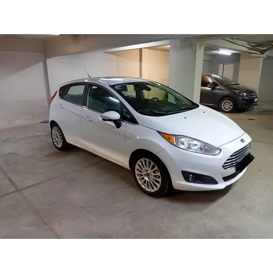 Ford Fiesta Kinetic 1.6 Titanium Powershift 120cv