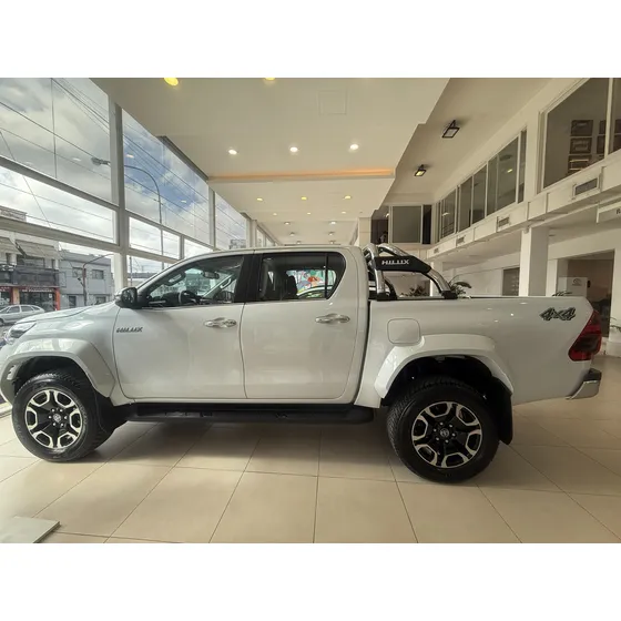 Toyota Hilux Pick-up 2.8 Cd Srx 204cv 4x4 At