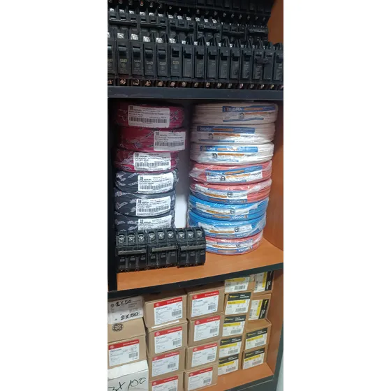 Breaker Thqc 2x70 2x90 2x100 Todos Los Amperajes Superficial