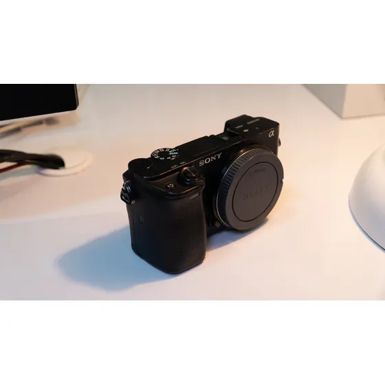 Câmera Sony Mirrorless A6300 Usada Preto