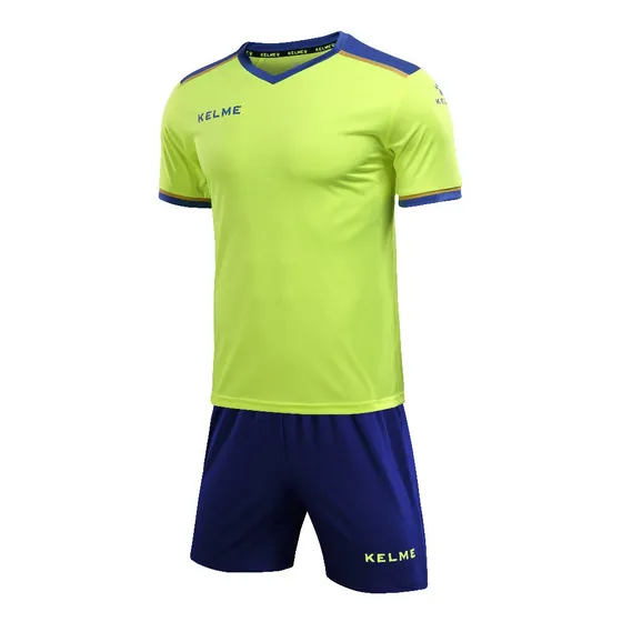 Equipamiento Kelme Lisa Amarilla De Futbol Camiseta Y Short