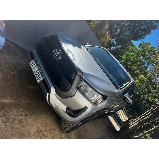 Toyota Hilux 2.7 D.cab. Sr 4x4
