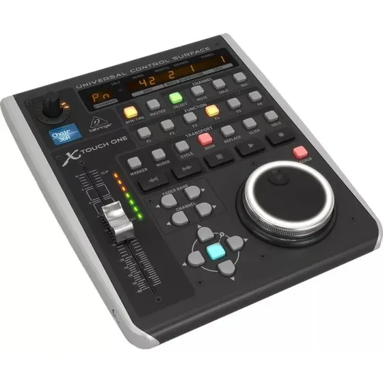 Controlador DAW Behringer X-touch One de 34 botones | Cuotas sin interés