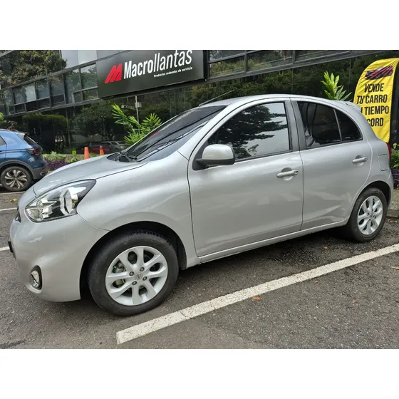 Nissan March 1.6 Sense Connect Mecanico