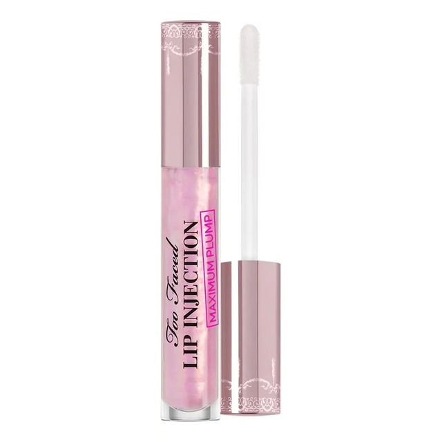 Embalagem do gloss Too Faced Lip Injection Maximum Plump na cor rosa com aplicador exposto ao lado
