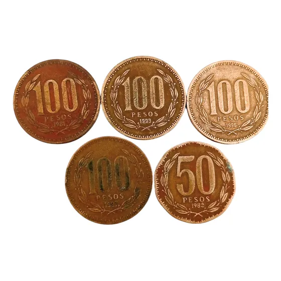 5 Moedas Antigas De 100 E 50 Pesos Chilenos De Bronze