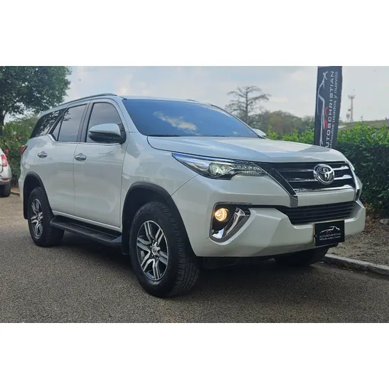 Toyota Fortuner Srv