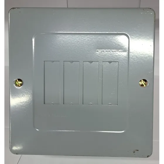 Tablero Residencial Con Tapa 4 Circuitos Bifasico 110-220v