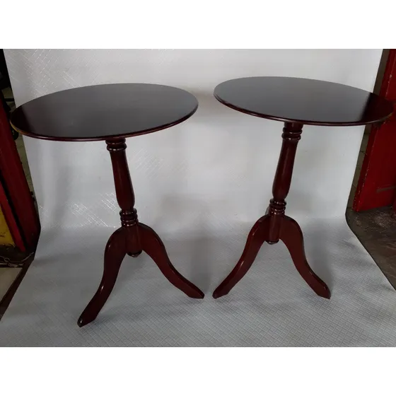 Mesa Auxiliar Clasica En Madera Wengue Redonda Deco