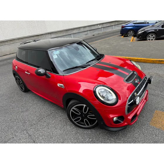 Mini John Cooper Works 2.0 Hot Chilli At