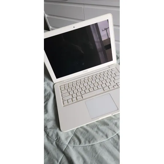 Macbook White 13  (late 2009) : Colecionável