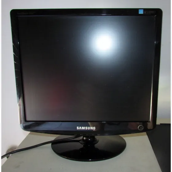 Monitor Samsung Lcd 732nplus 17  Usado Muy Bueno