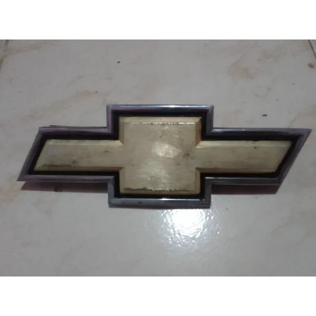 Emblema De Parrilla C-10 Pickup Año 81 Al 88