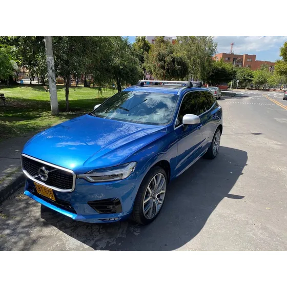 Volvo Xc60 T6 Awd R-design At 2.0 Cc T 2018