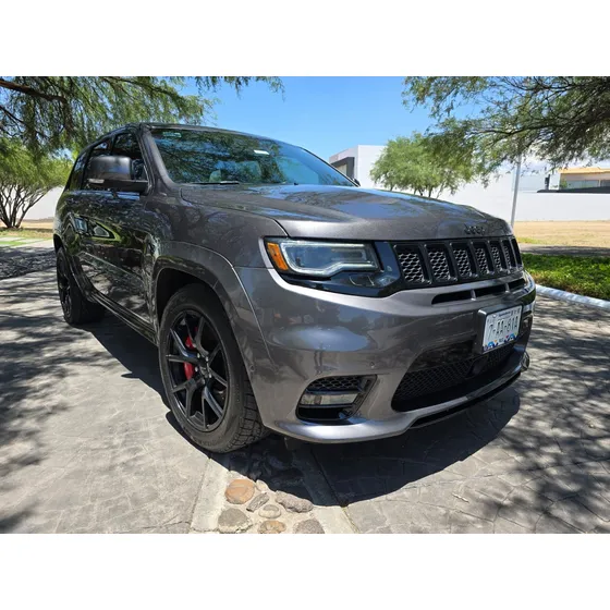 Jeep Grand Cherokee 6.4 Srt-8 At