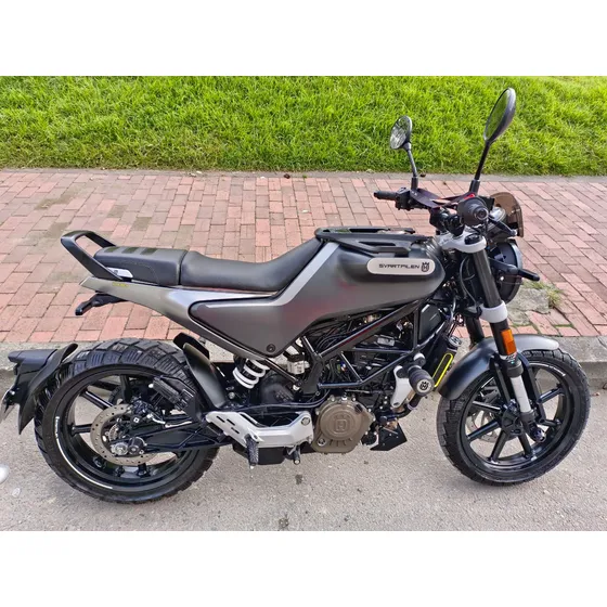 Husqvarna Svartpilen 200