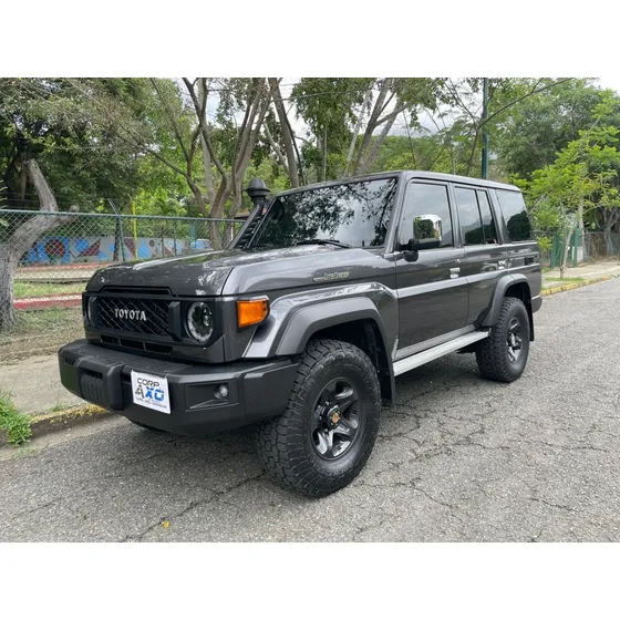 Toyota Land Cruiser 4x4