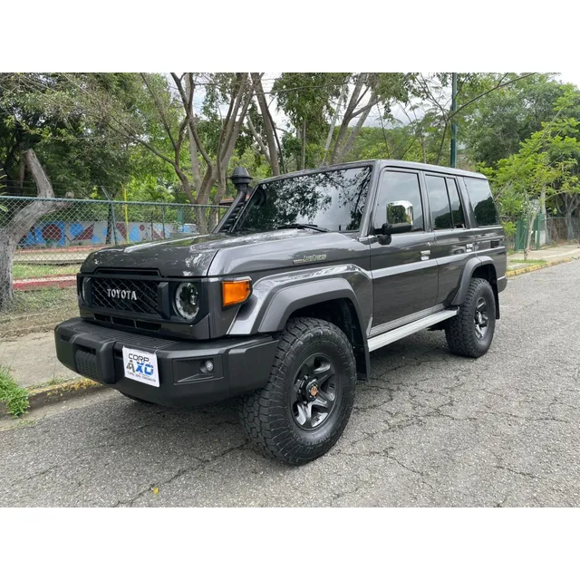 Toyota Land Cruiser 4x4