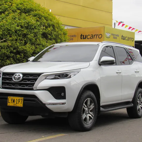 Toyota Fortuner 2024 2.4 Diésel Sr 4x2