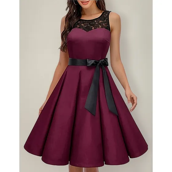 Vestido Corto Liso Con Transparencia En Hombros Tipo Cóctel