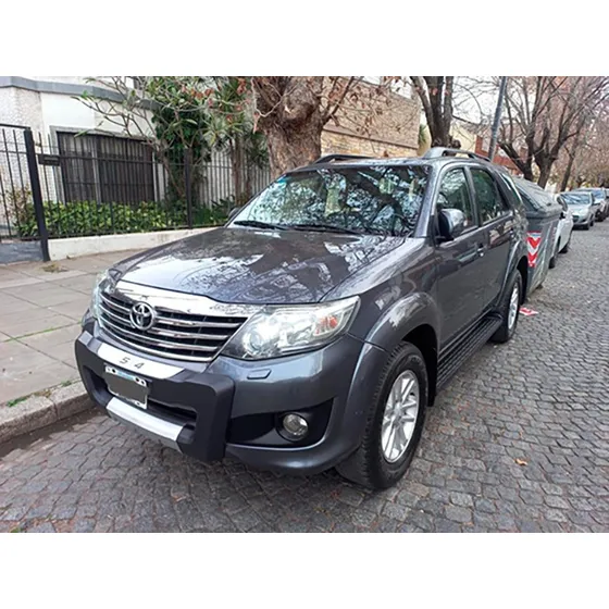 Toyota Sw4 2.7 Srv Cuero Vvti 4x2 4at 7 Asientos
