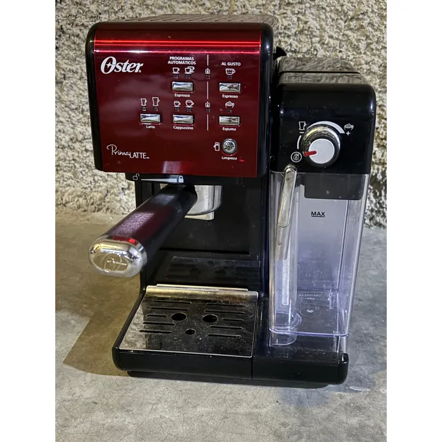 Cafetera Expreso Oster Prima Late Roja