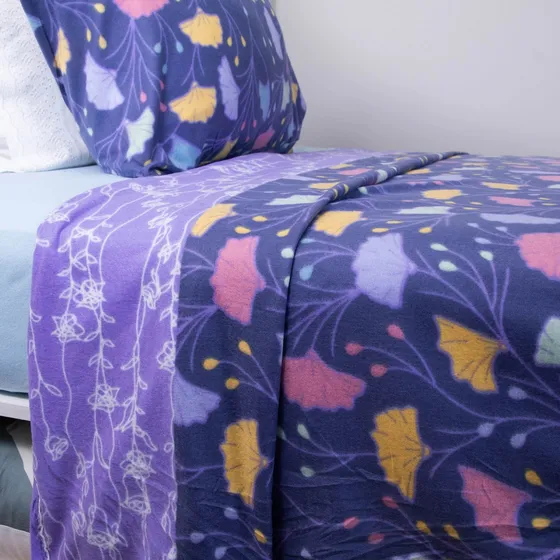 Sábanas Polar Térmicas Estampadas Bloom 2 Plazas Doral Violeta Oscuro Floreado