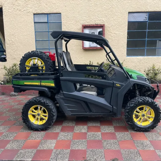 * Motor 839 Cc De Alto Rendimiento. * Tracción 4x4 Con Bloqu